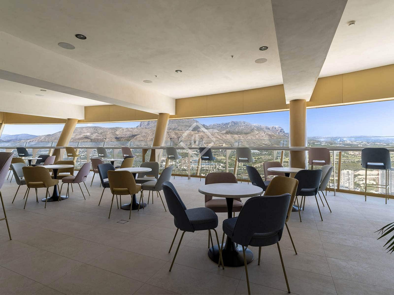 2 soveværelse Lejlighed til salg i Benidorm med swimmingpool garage - € 395.000 (Ref: 8868162)