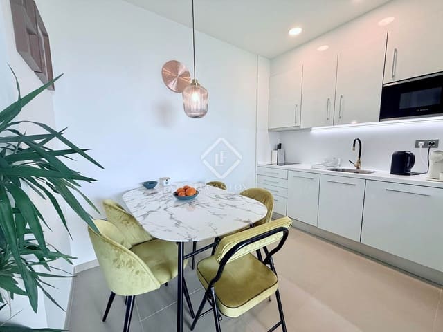 2 soveværelse Lejlighed til salg i Benidorm med swimmingpool garage - € 395.000 (Ref: 8868162)