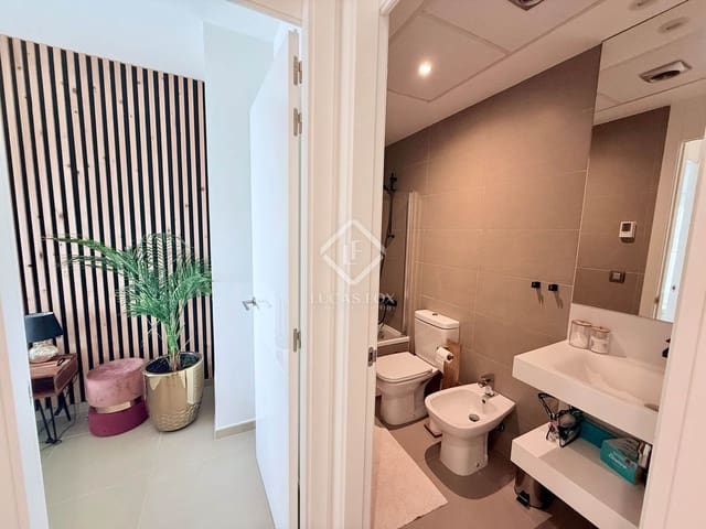 2 quarto Apartamento para venda em Benidorm com piscina garagem - 395 000 € (Ref: 8868162)