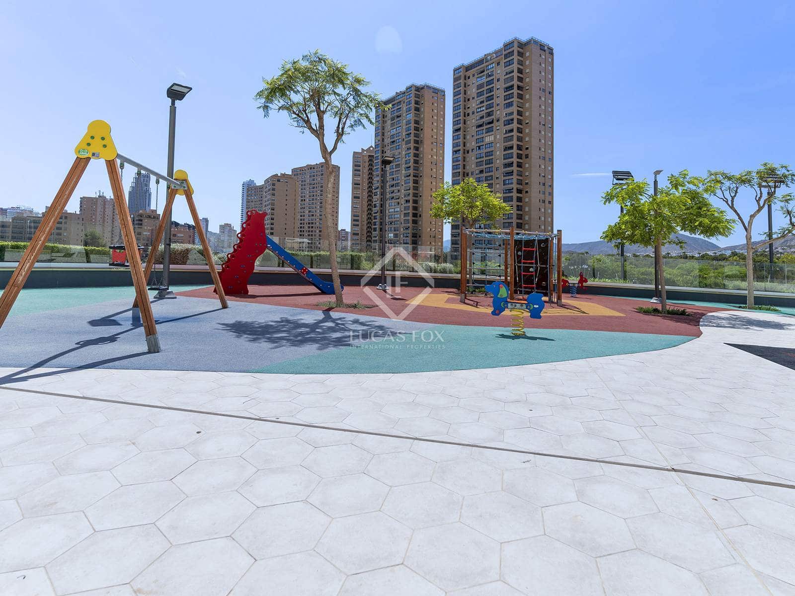 2 soveværelse Lejlighed til salg i Benidorm med swimmingpool garage - € 395.000 (Ref: 8868162)