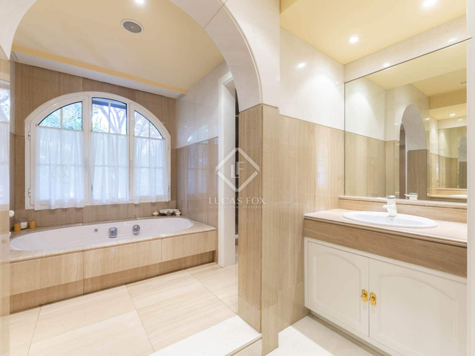 7 soveværelse Villa til salg i Pozuelo de Alarcon med swimmingpool garage - € 3.900.000 (Ref: 8868163)