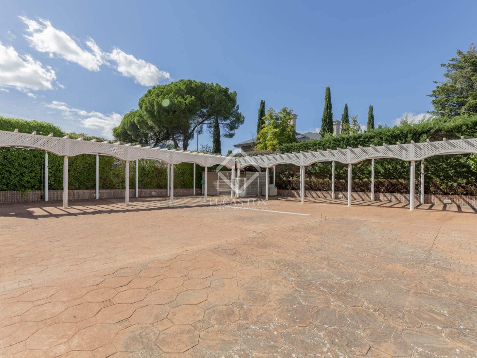 7 soveværelse Villa til salg i Pozuelo de Alarcon med swimmingpool garage - € 3.900.000 (Ref: 8868163)