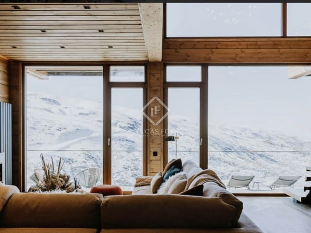 3 sypialnia Apartament na sprzedaż w Miasto Grenada z basenem garażem - 800 000 € (Ref: 8868474)