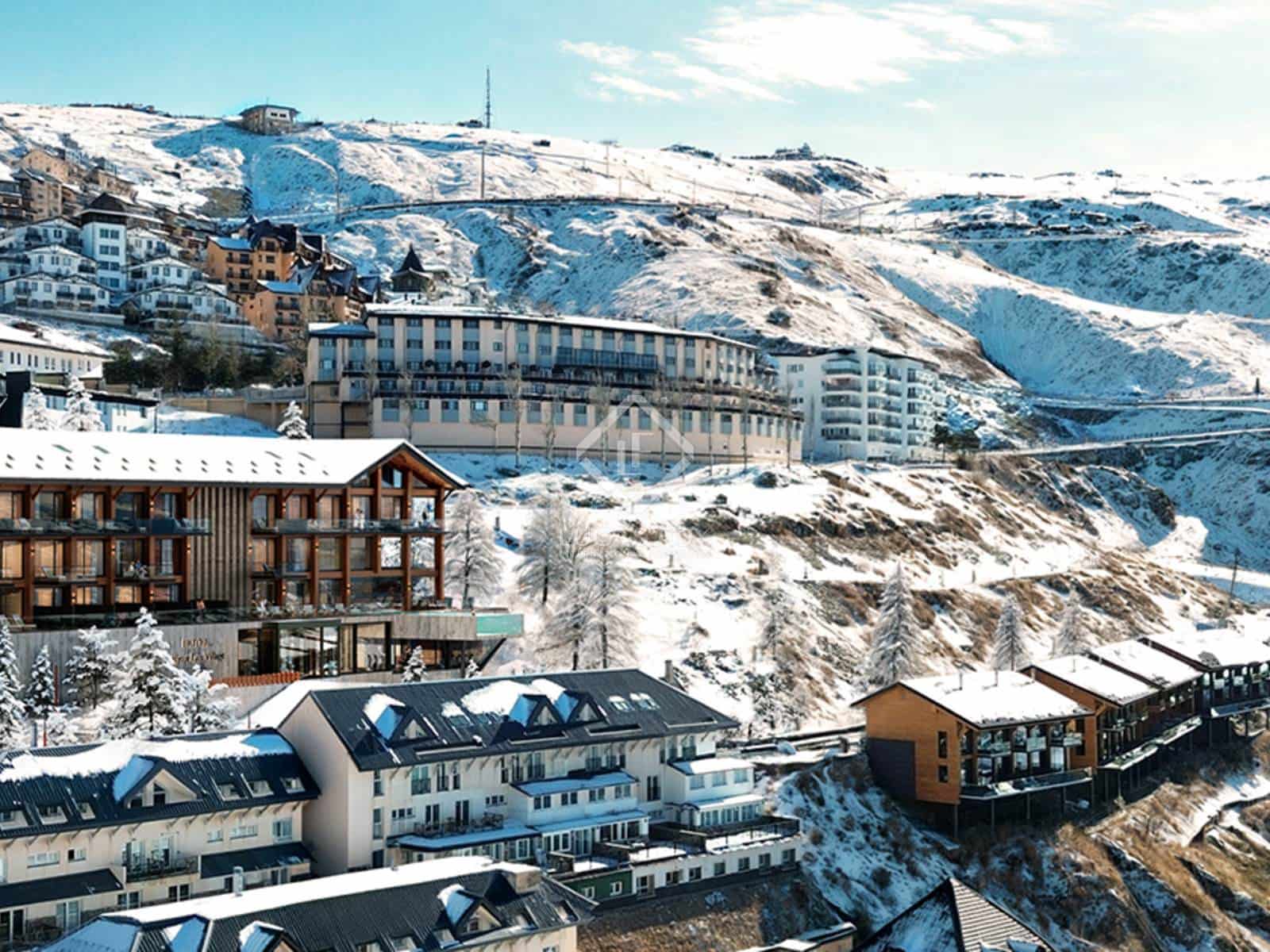 3 slaapkamer Appartement te koop in Granada stad met zwembad garage - € 800.000 (Ref: 8868474)