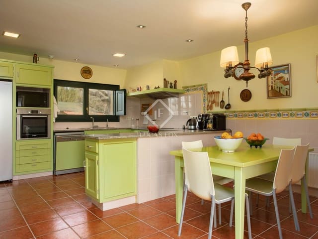 5 bedroom Villa for sale in Siurana with pool garage - € 1,250,000 (Ref: 8875162)