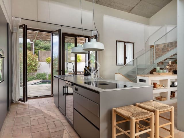 4 bedroom Villa for sale in Begur with pool garage - € 1,295,000 (Ref: 8875449)