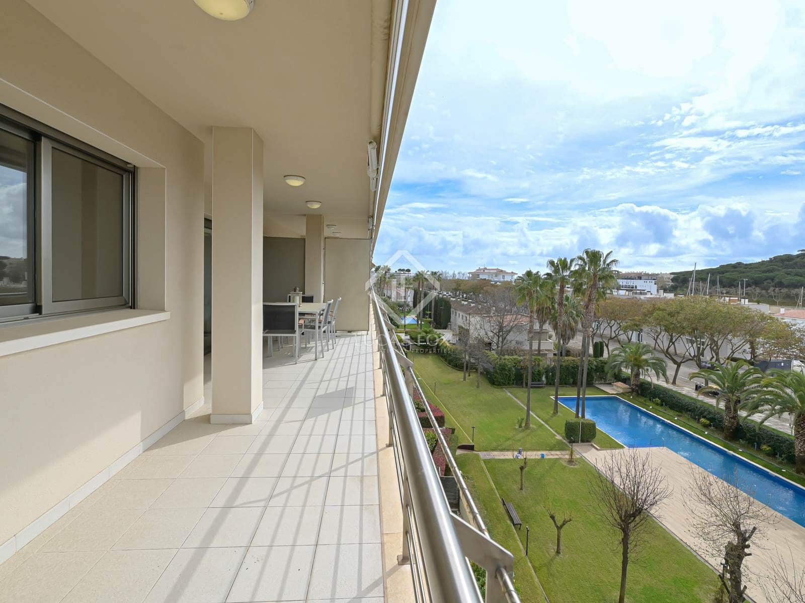 3 sypialnia Apartament na sprzedaż w Platja d'Aro z basenem garażem - 783 000 € (Ref: 8878594)