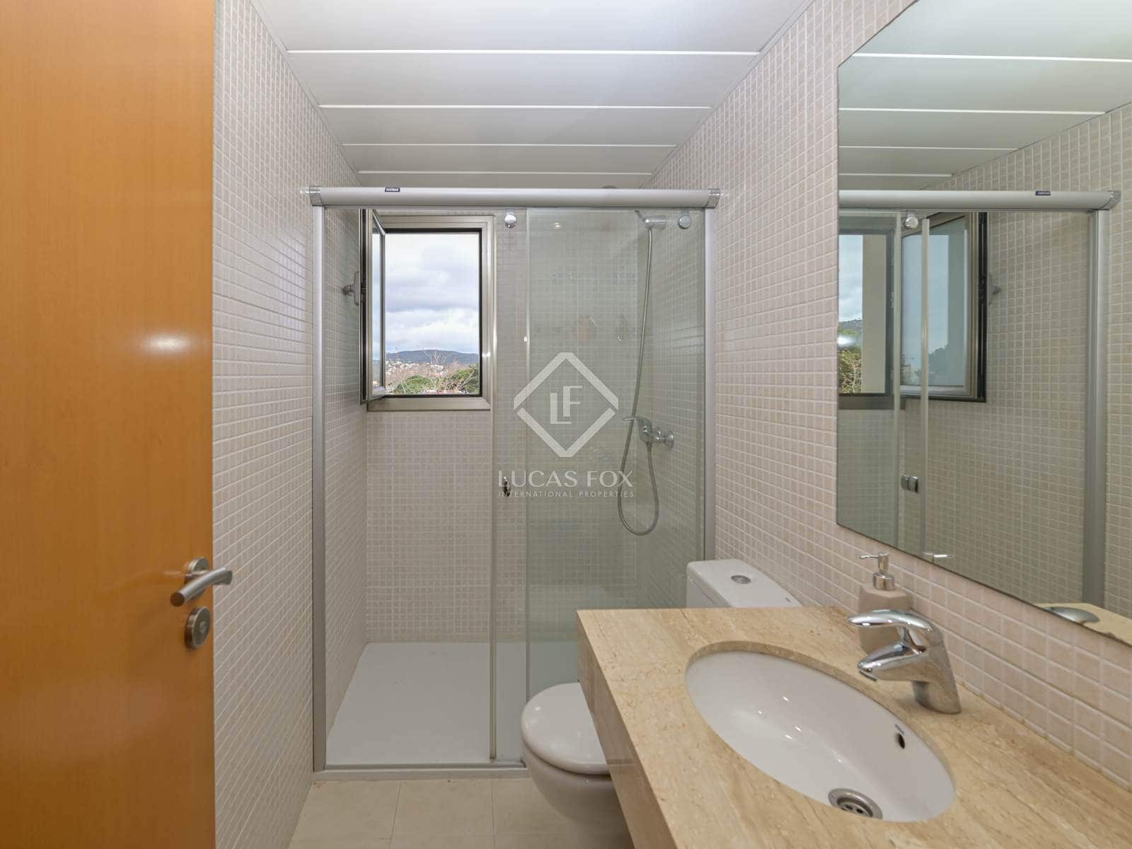 3 sypialnia Apartament na sprzedaż w Platja d'Aro z basenem garażem - 783 000 € (Ref: 8878594)