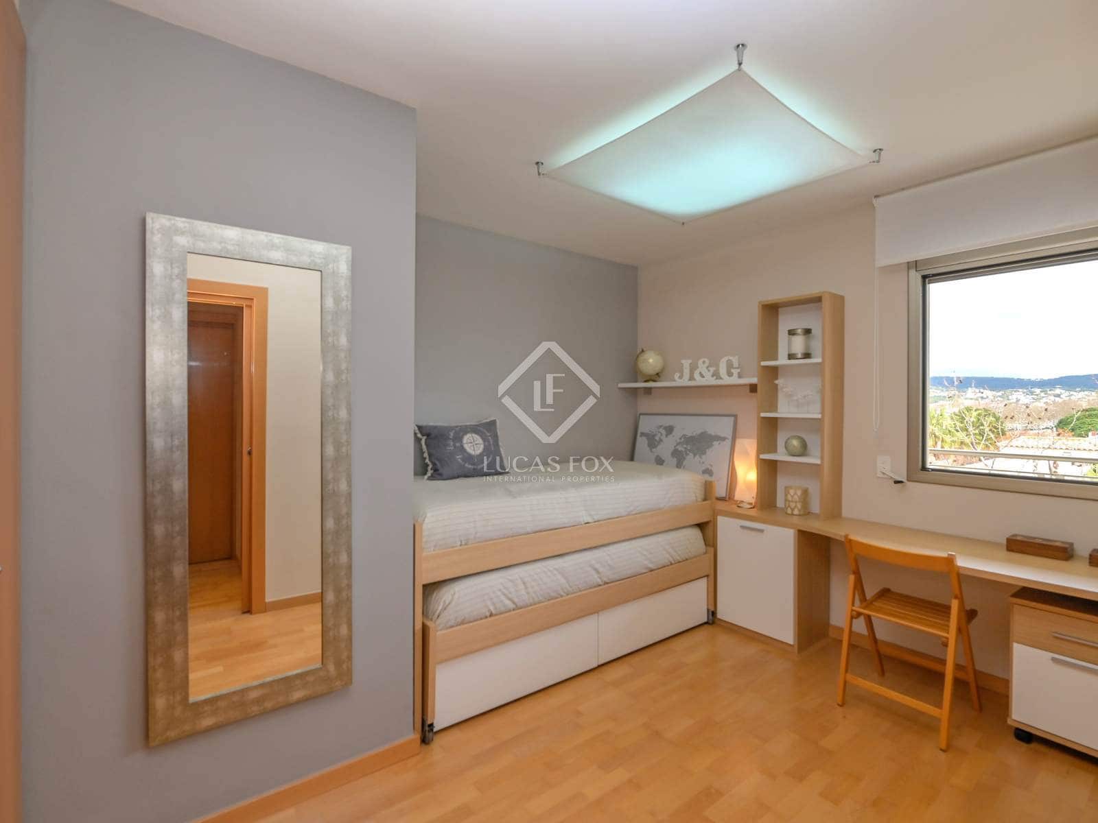 3 sypialnia Apartament na sprzedaż w Platja d'Aro z basenem garażem - 783 000 € (Ref: 8878594)