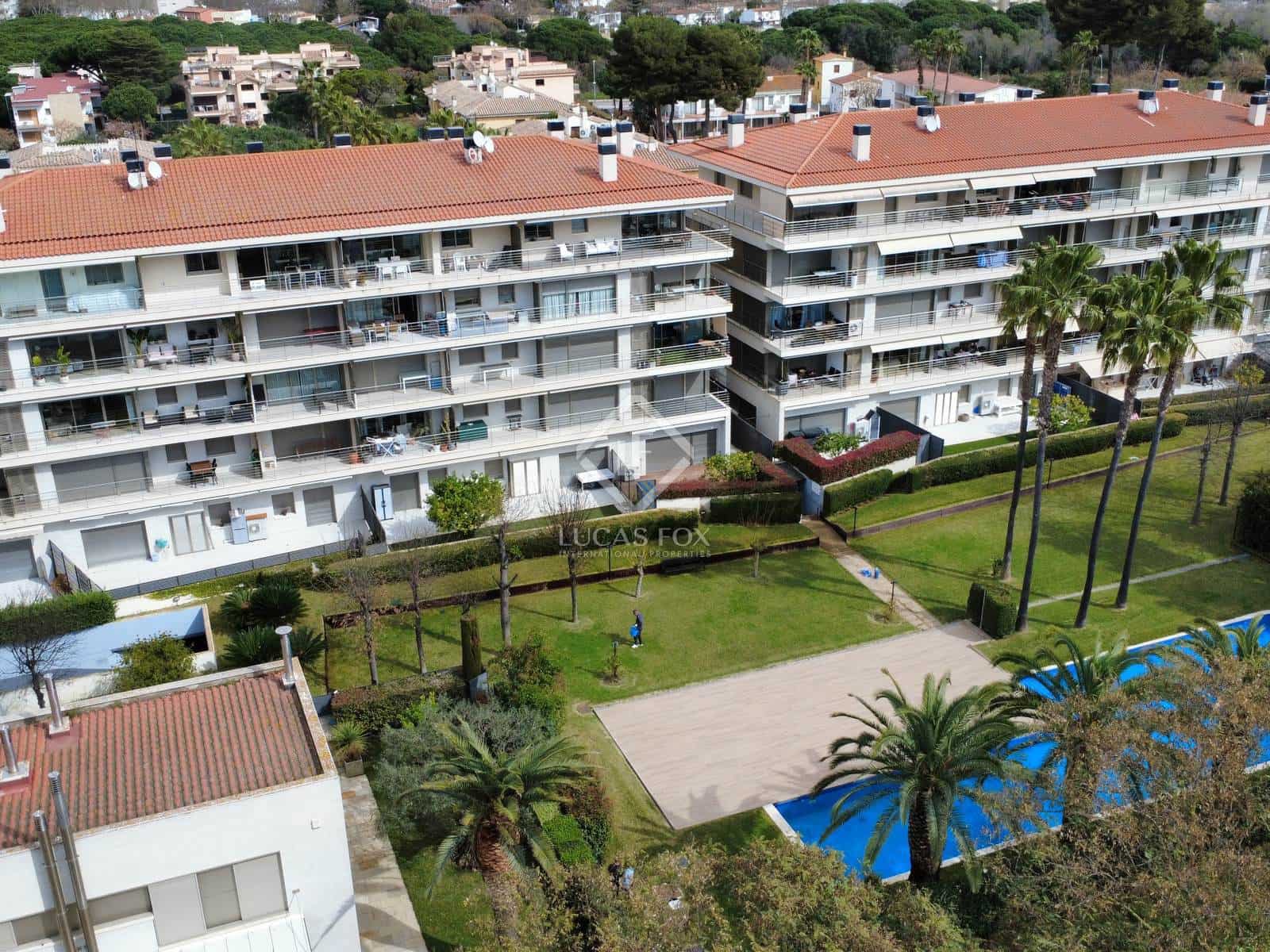 3 sypialnia Apartament na sprzedaż w Platja d'Aro z basenem garażem - 783 000 € (Ref: 8878594)