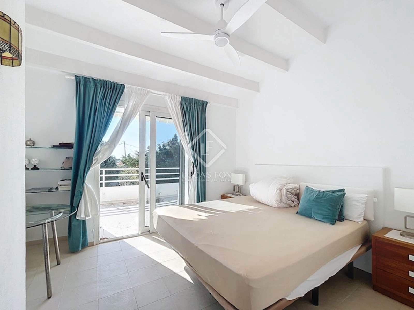 8 soveværelse Villa til salg i Es Castell med garage - € 1.275.000 (Ref: 8881140)