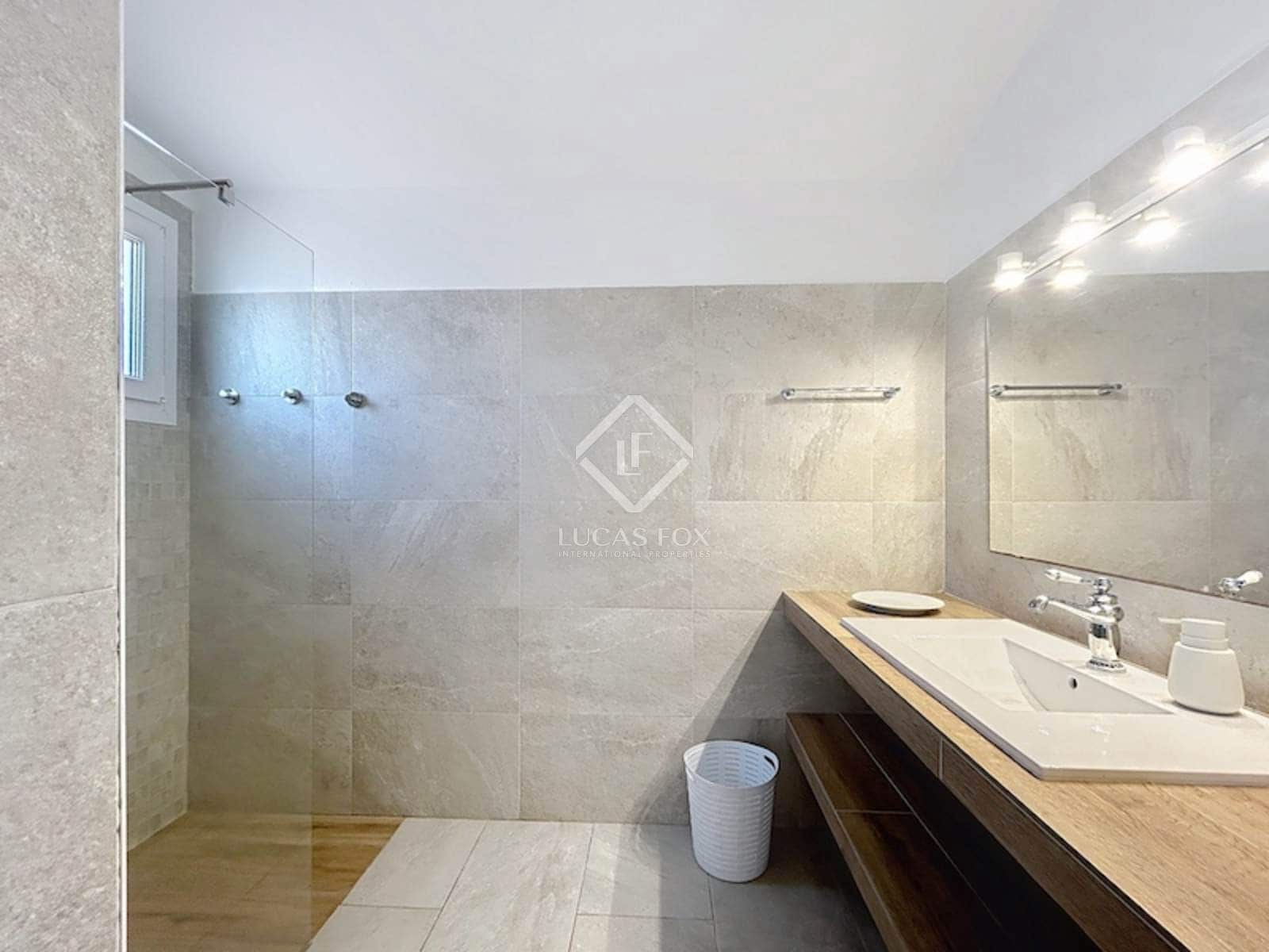 8 soveværelse Villa til salg i Es Castell med garage - € 1.275.000 (Ref: 8881140)