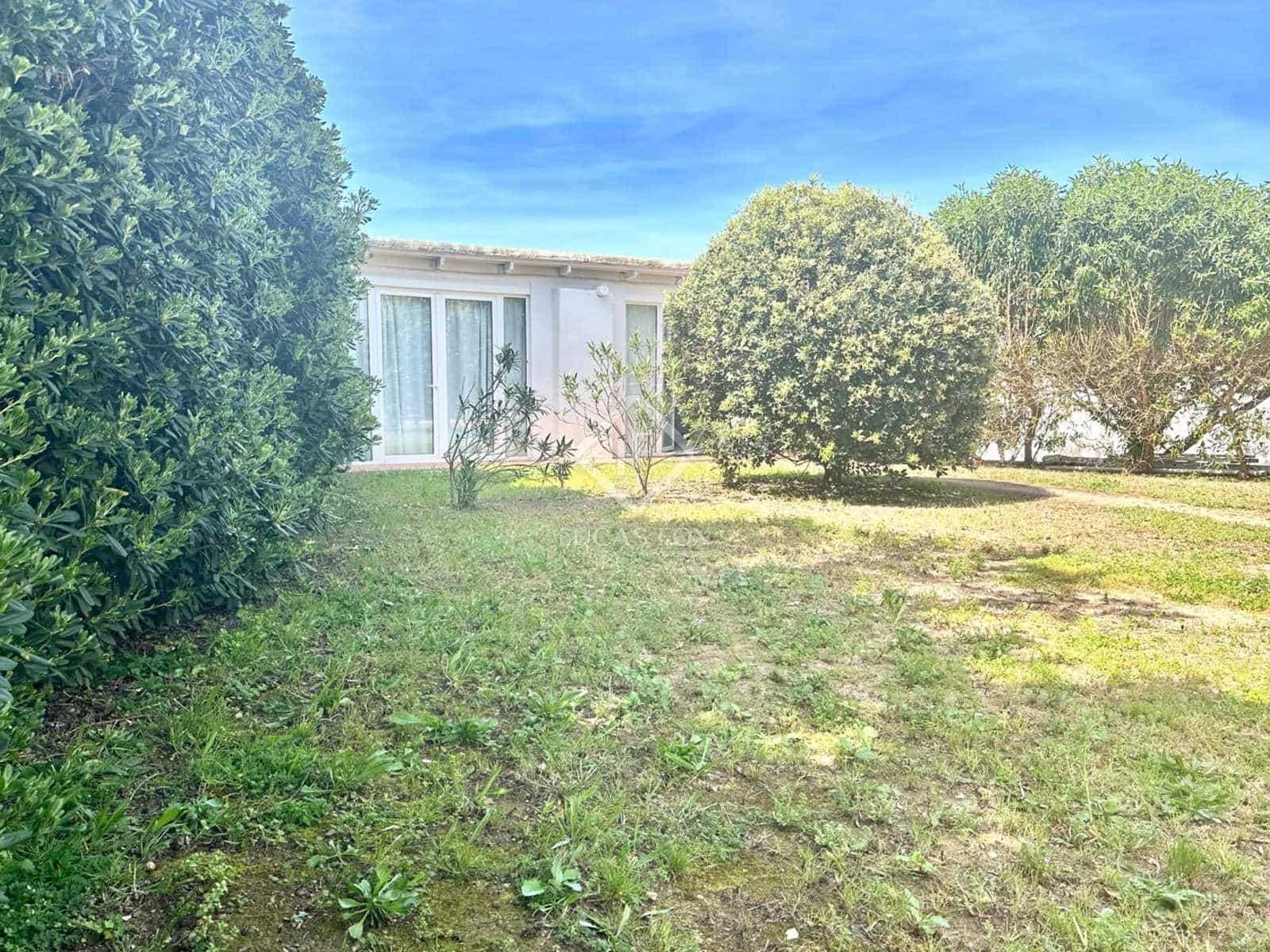 8 soveværelse Villa til salg i Es Castell med garage - € 1.275.000 (Ref: 8881140)