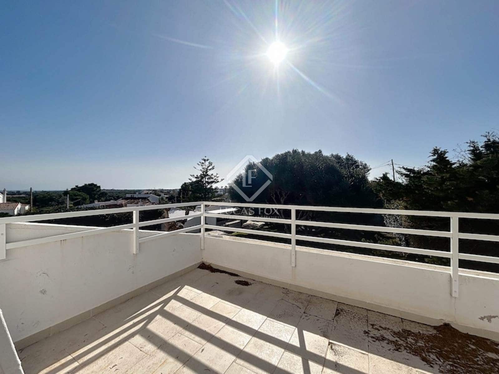 8 soveværelse Villa til salg i Es Castell med garage - € 1.275.000 (Ref: 8881140)