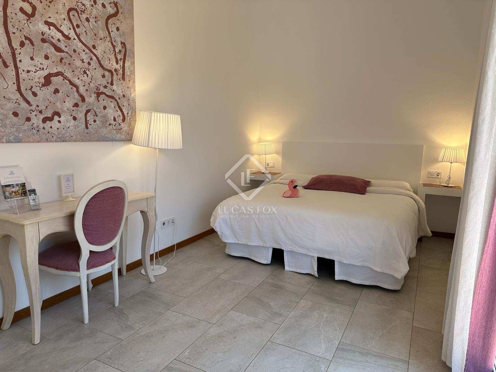 8 soveværelse Villa til salg i Es Castell med garage - € 1.275.000 (Ref: 8881140)