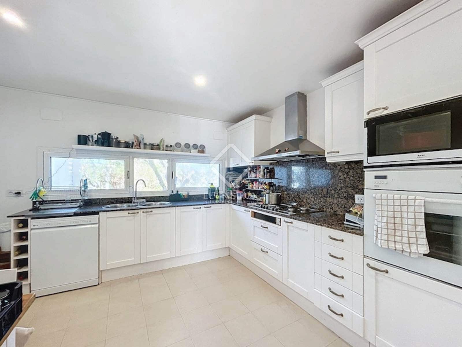 8 soveværelse Villa til salg i Es Castell med garage - € 1.275.000 (Ref: 8881140)