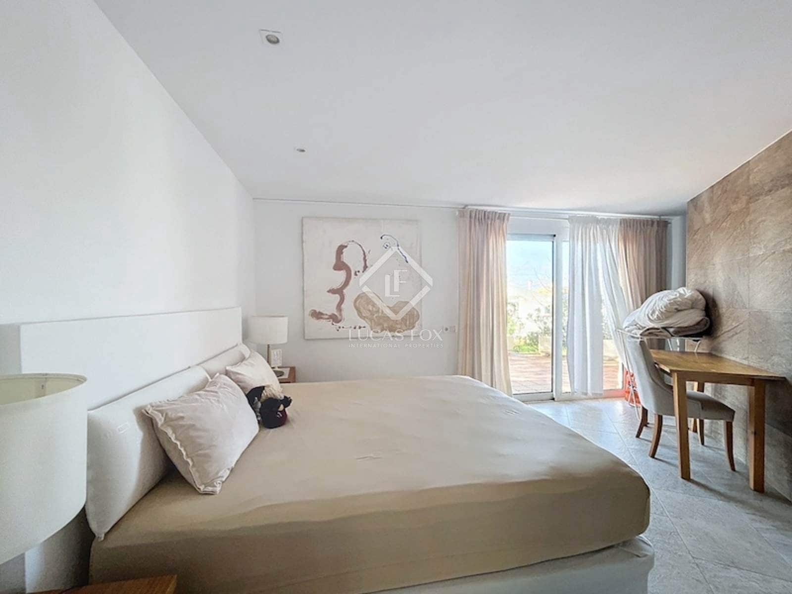 8 soveværelse Villa til salg i Es Castell med garage - € 1.275.000 (Ref: 8881140)