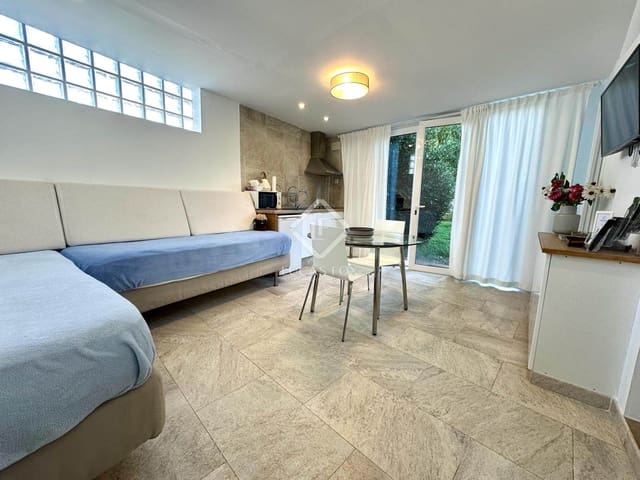 8 slaapkamer Villa te koop in Es Castell met garage - € 1.275.000 (Ref: 8881140)