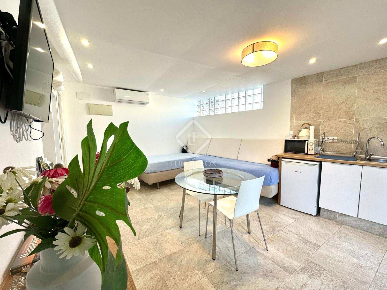 8 soveværelse Villa til salg i Es Castell med garage - € 1.275.000 (Ref: 8881140)