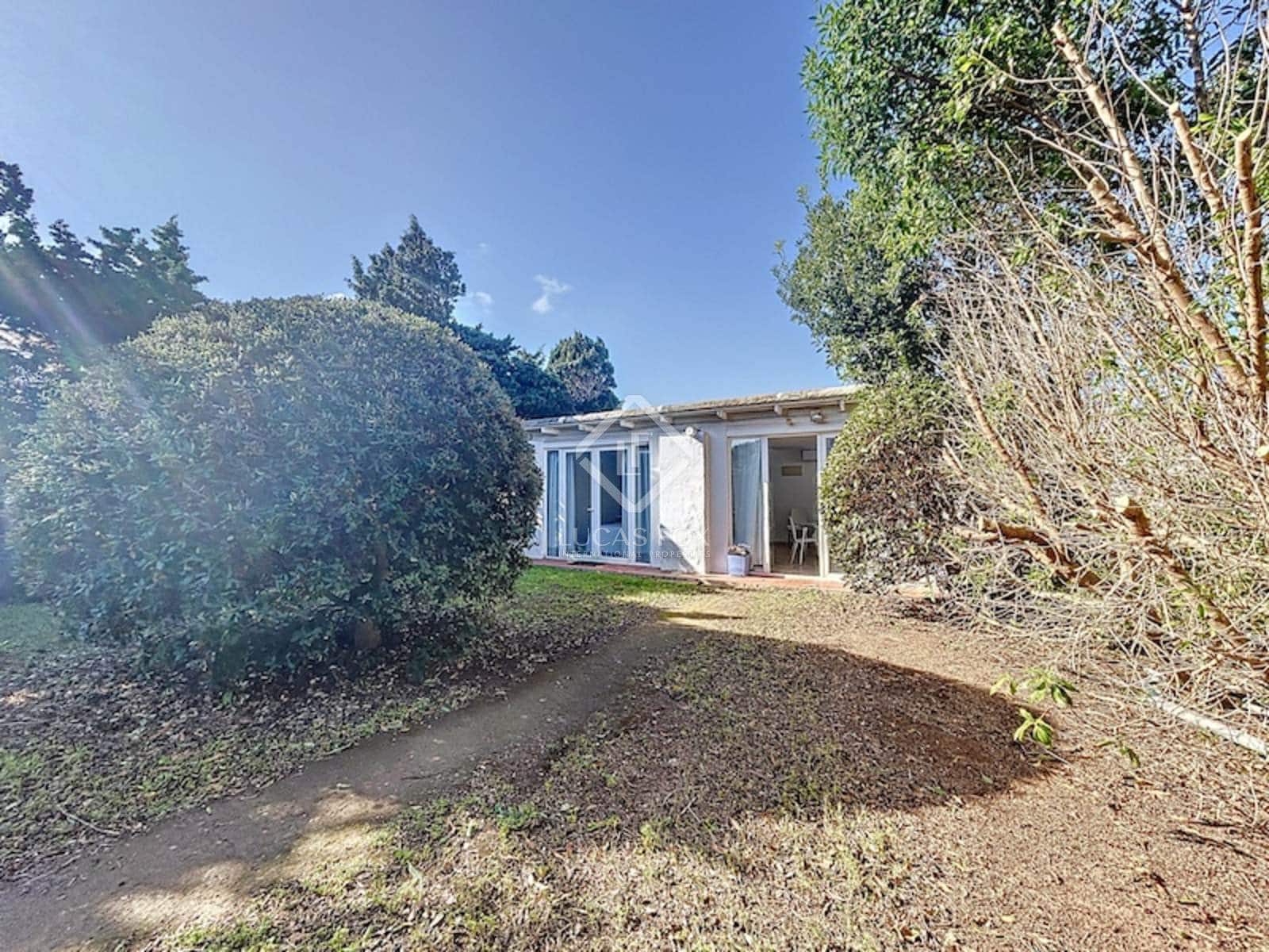 8 soveværelse Villa til salg i Es Castell med garage - € 1.275.000 (Ref: 8881140)