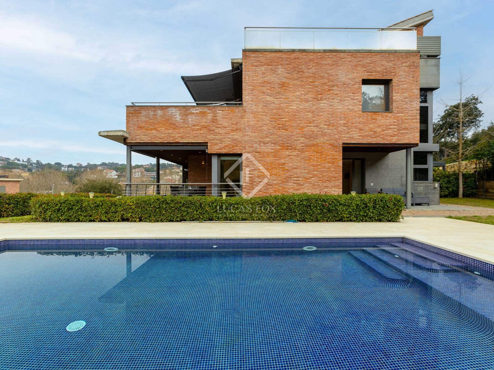 4 bedroom Villa for sale in Vallromanes with pool garage - € 770,000 (Ref: 8886819)
