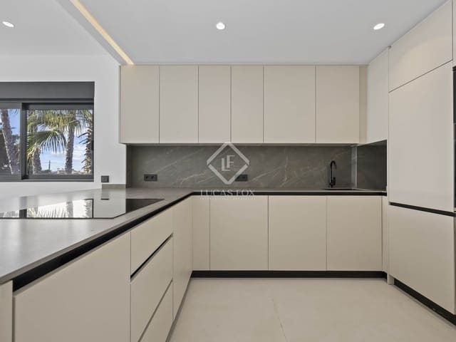 Ático de 3 habitaciones en El Paraiso, Estepona en venta con piscina garaje - 701.314 € (Ref: 8891590)