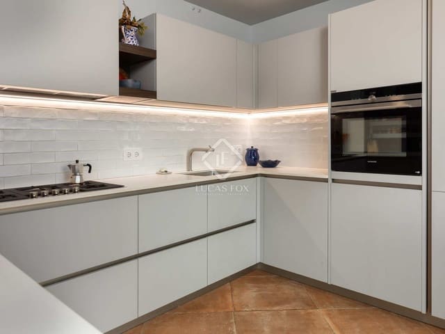 5 slaapkamer Villa te koop in Lloret de Mar met zwembad garage - € 1.847.000 (Ref: 8891754)