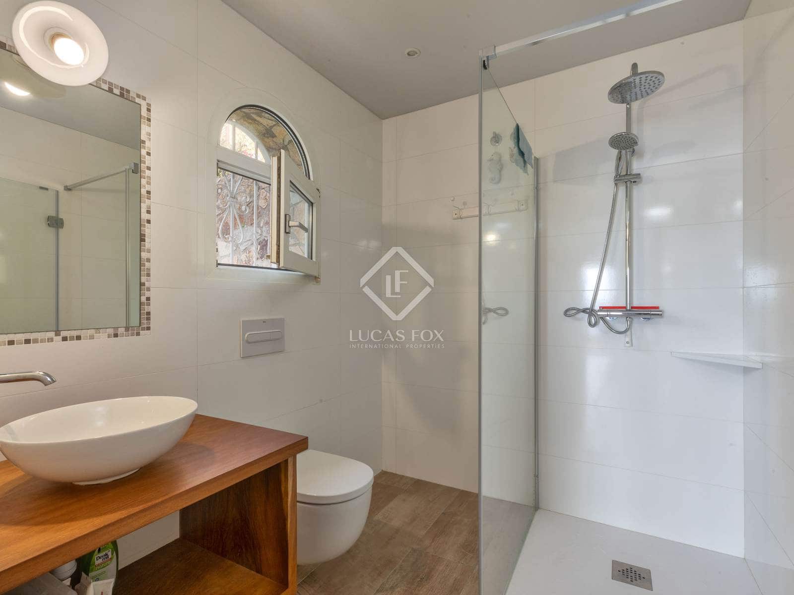 5 slaapkamer Villa te koop in Lloret de Mar met zwembad garage - € 1.847.000 (Ref: 8891754)