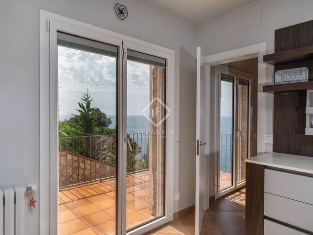 5 slaapkamer Villa te koop in Lloret de Mar met zwembad garage - € 1.847.000 (Ref: 8891754)