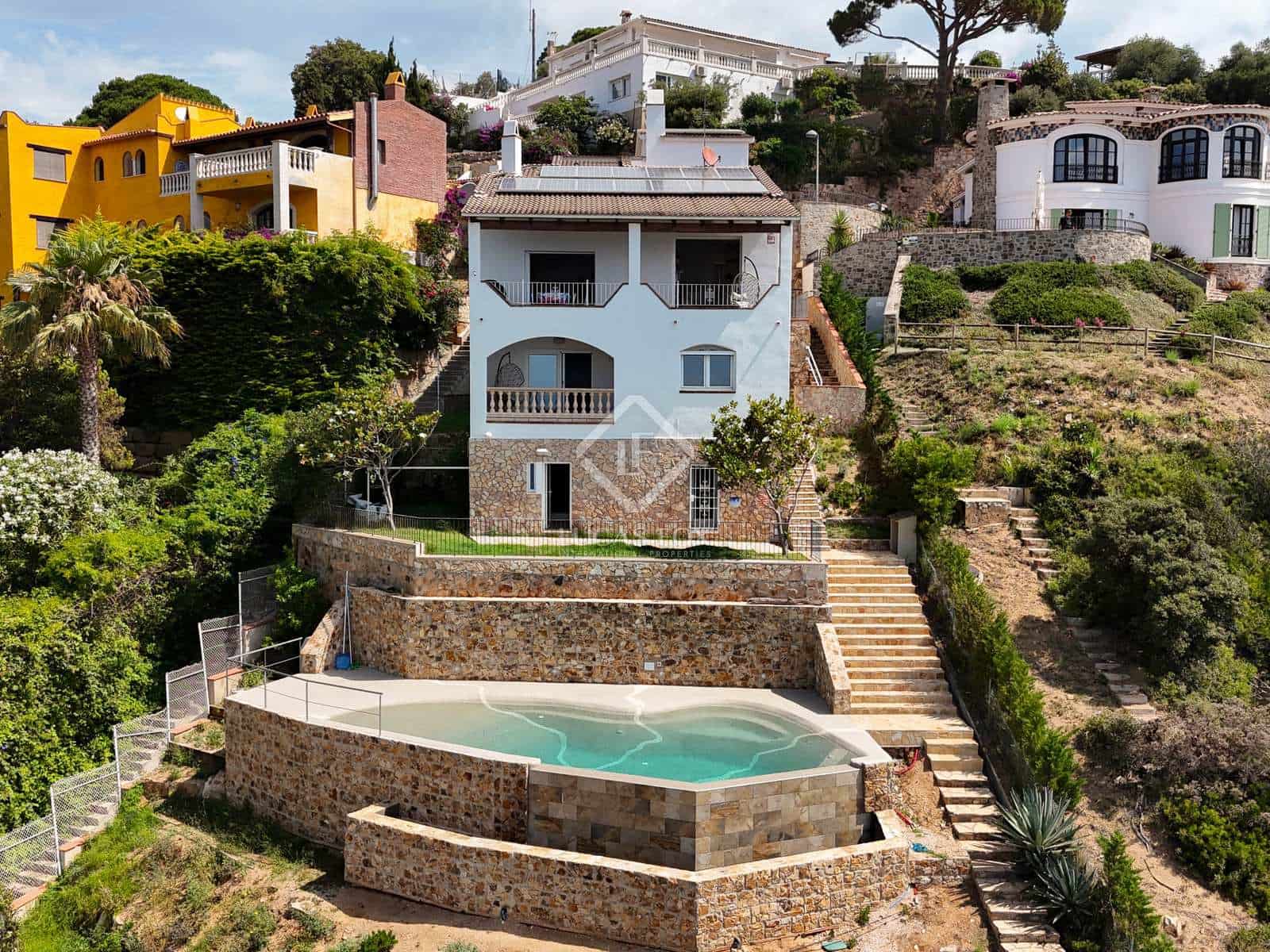 5 slaapkamer Villa te koop in Lloret de Mar met zwembad garage - € 1.847.000 (Ref: 8891754)