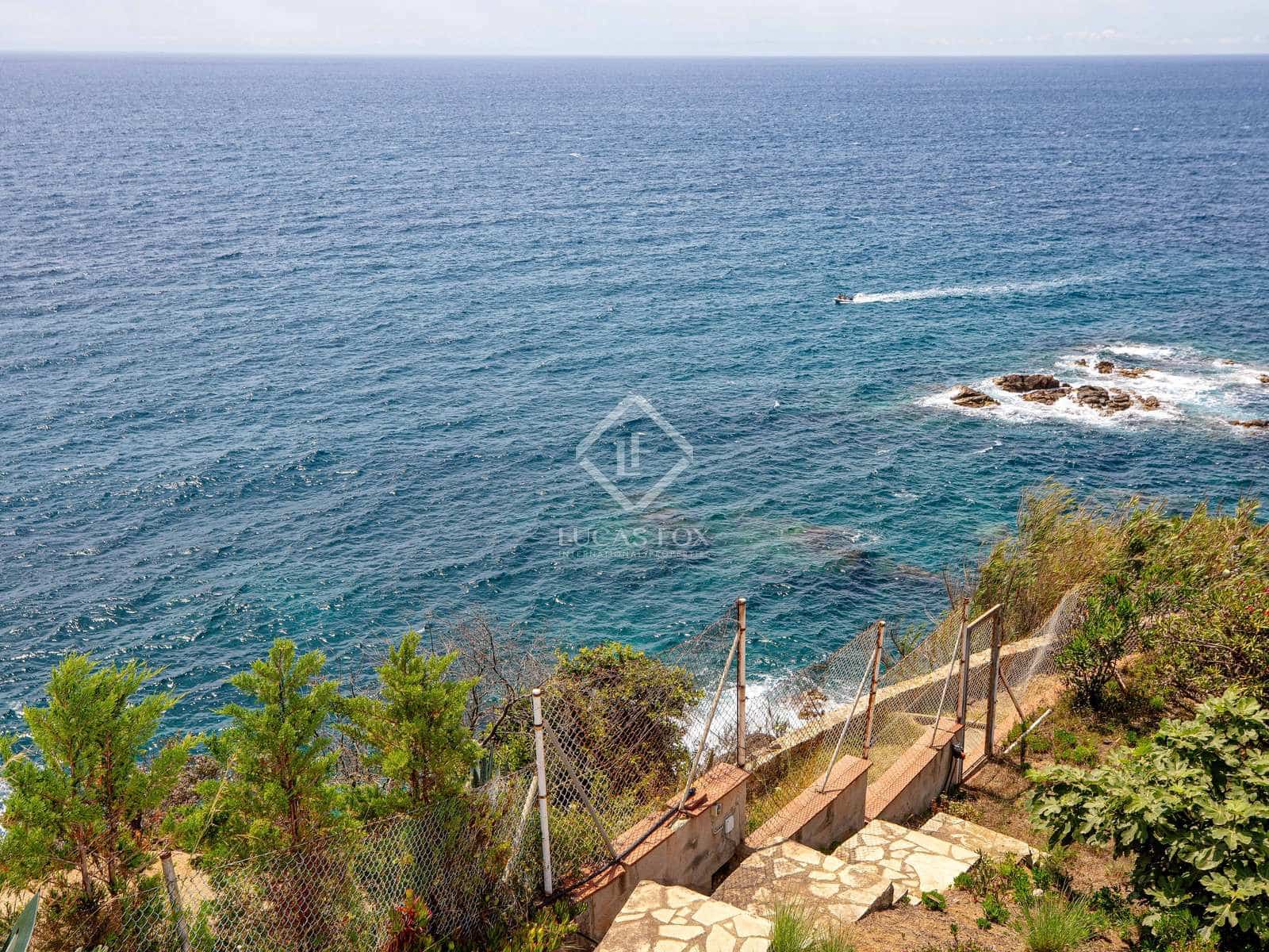 5 slaapkamer Villa te koop in Lloret de Mar met zwembad garage - € 1.847.000 (Ref: 8891754)