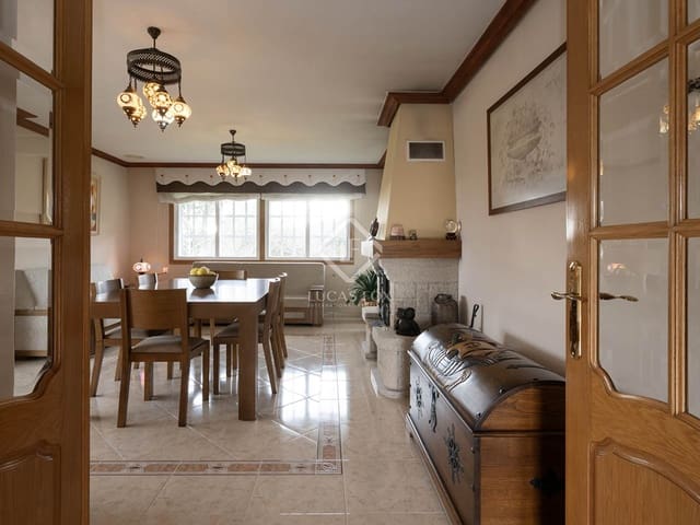 3 bedroom Villa for sale in O Rosal with garage - € 545,000 (Ref: 8894249)