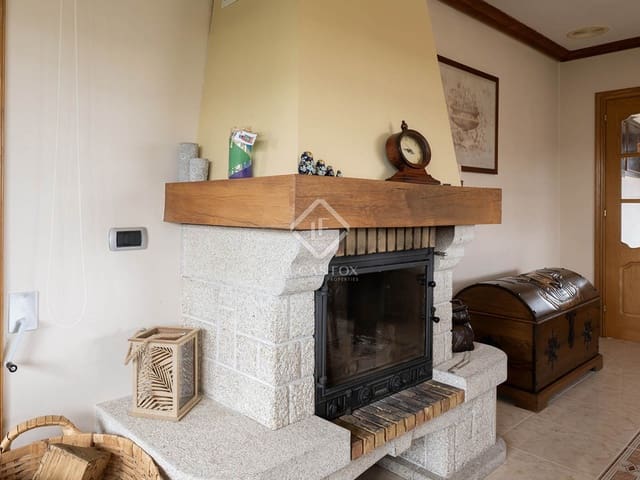 3 bedroom Villa for sale in O Rosal with garage - € 545,000 (Ref: 8894249)