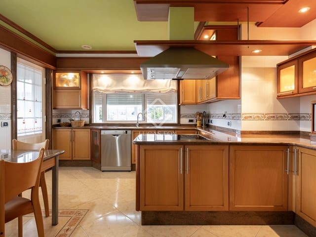 3 bedroom Villa for sale in O Rosal with garage - € 545,000 (Ref: 8894249)