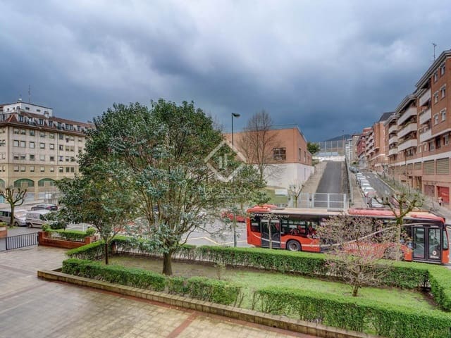 3 slaapkamer Appartement te koop in Bilbao met garage - € 438.000 (Ref: 8895573)