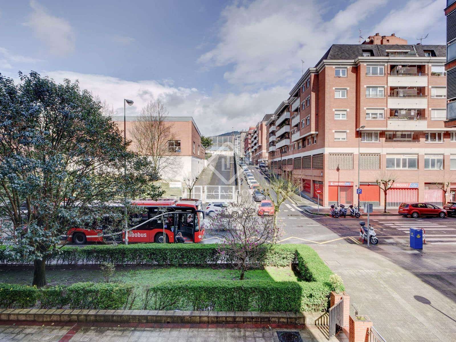 3 soveværelse Lejlighed til salg i Bilbao med garage - € 438.000 (Ref: 8895573)