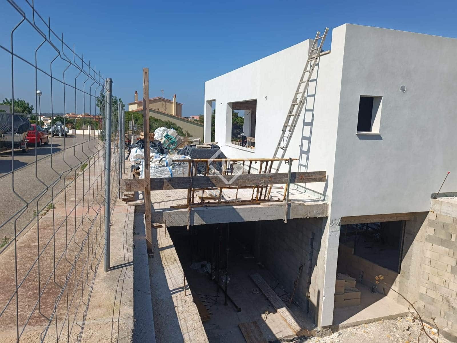 4 soverom Villa til salgs i Mahon / Mao med svømmebasseng garasje - € 895 000 (Ref: 8897314)