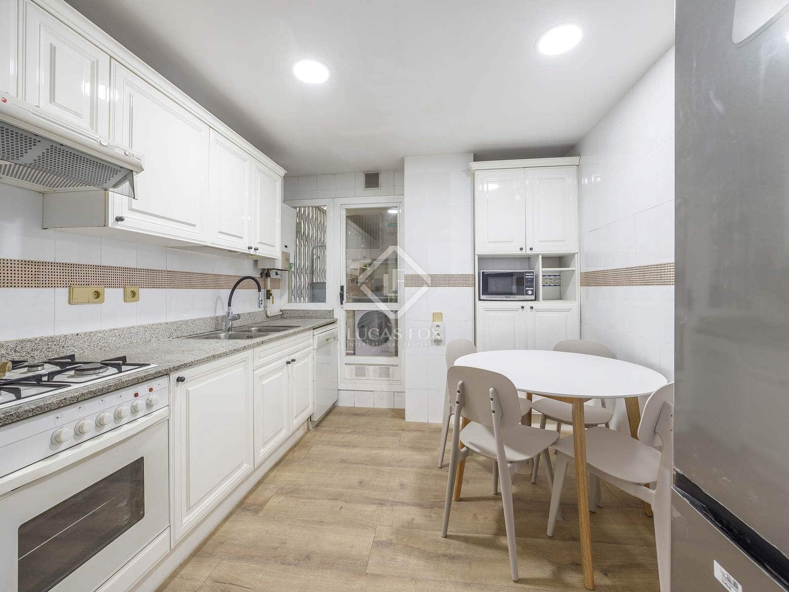 4 soverom Leilighet til leie i Valencia by med garasje - € 2 100 (Ref: 8898149)