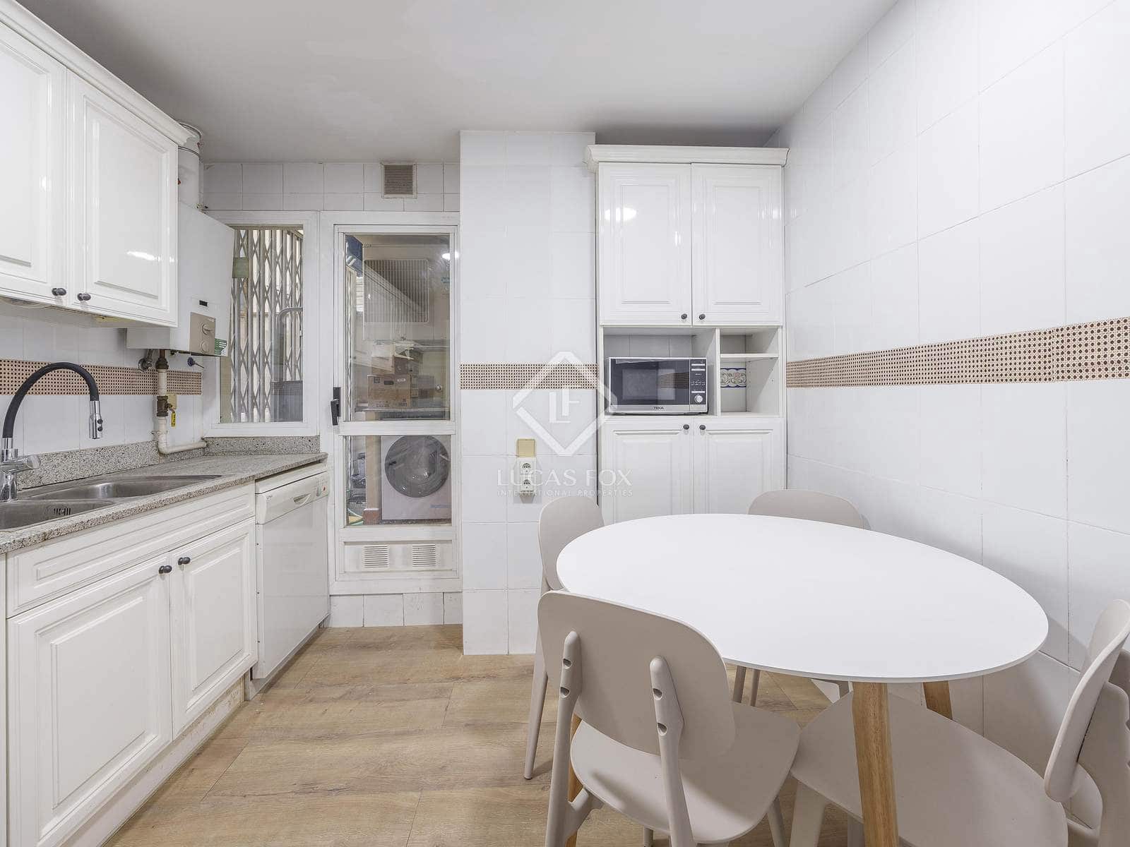 4 soverom Leilighet til leie i Valencia by med garasje - € 2 100 (Ref: 8898149)