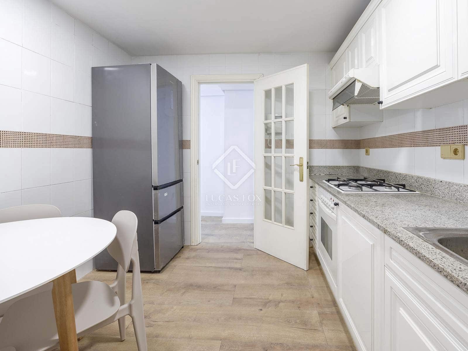 4 soverom Leilighet til leie i Valencia by med garasje - € 2 100 (Ref: 8898149)