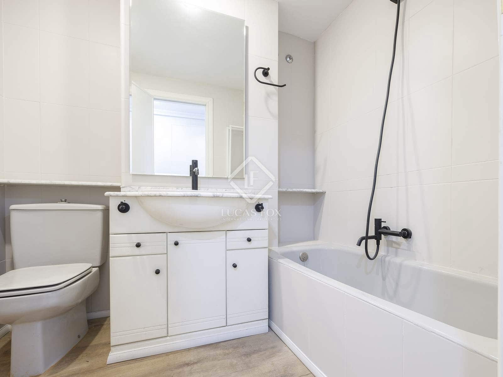 4 soverom Leilighet til leie i Valencia by med garasje - € 2 100 (Ref: 8898149)