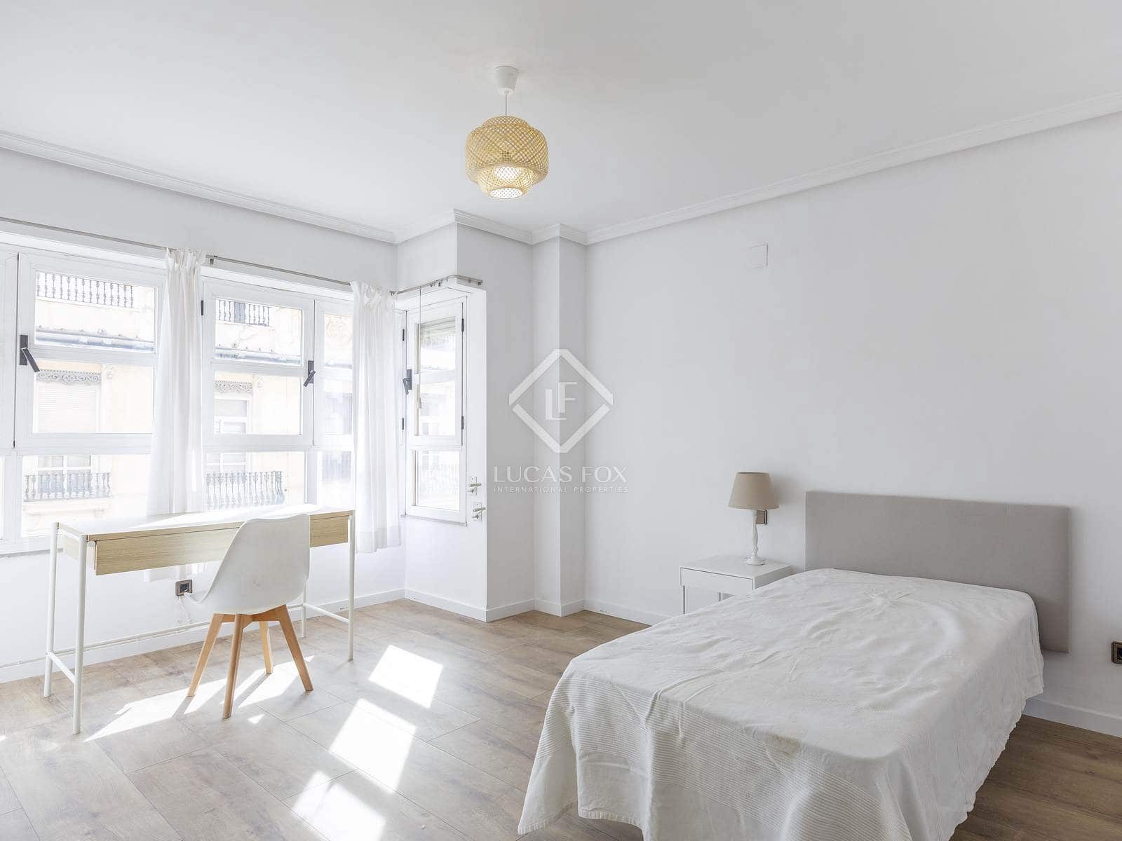 4 soverom Leilighet til leie i Valencia by med garasje - € 2 100 (Ref: 8898149)