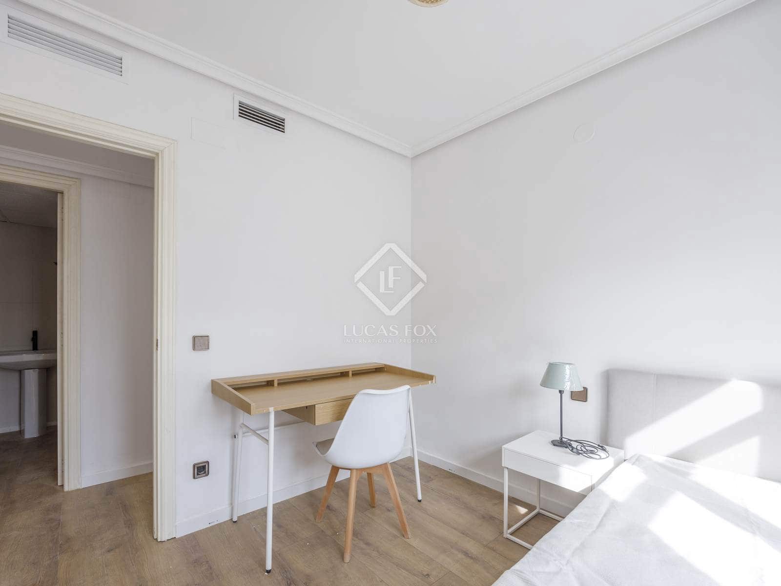 4 soverom Leilighet til leie i Valencia by med garasje - € 2 100 (Ref: 8898149)