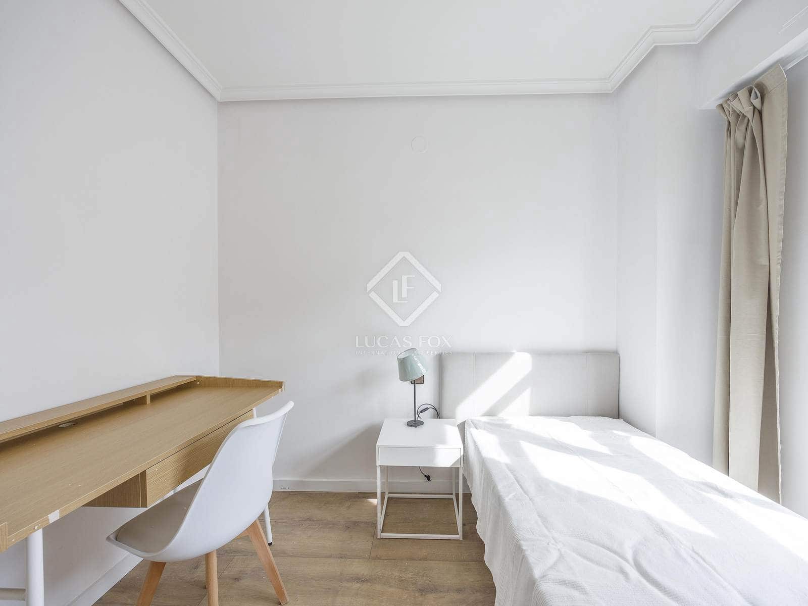 4 soverom Leilighet til leie i Valencia by med garasje - € 2 100 (Ref: 8898149)