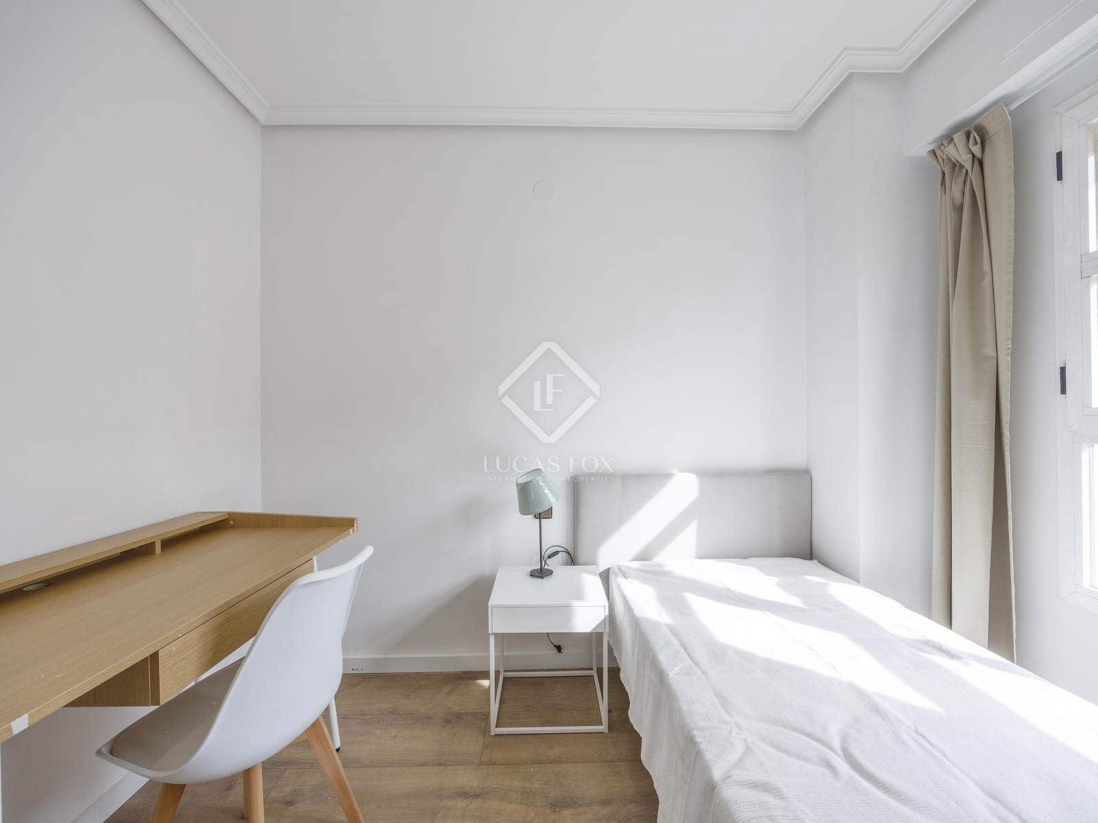 4 soverom Leilighet til leie i Valencia by med garasje - € 2 100 (Ref: 8898149)