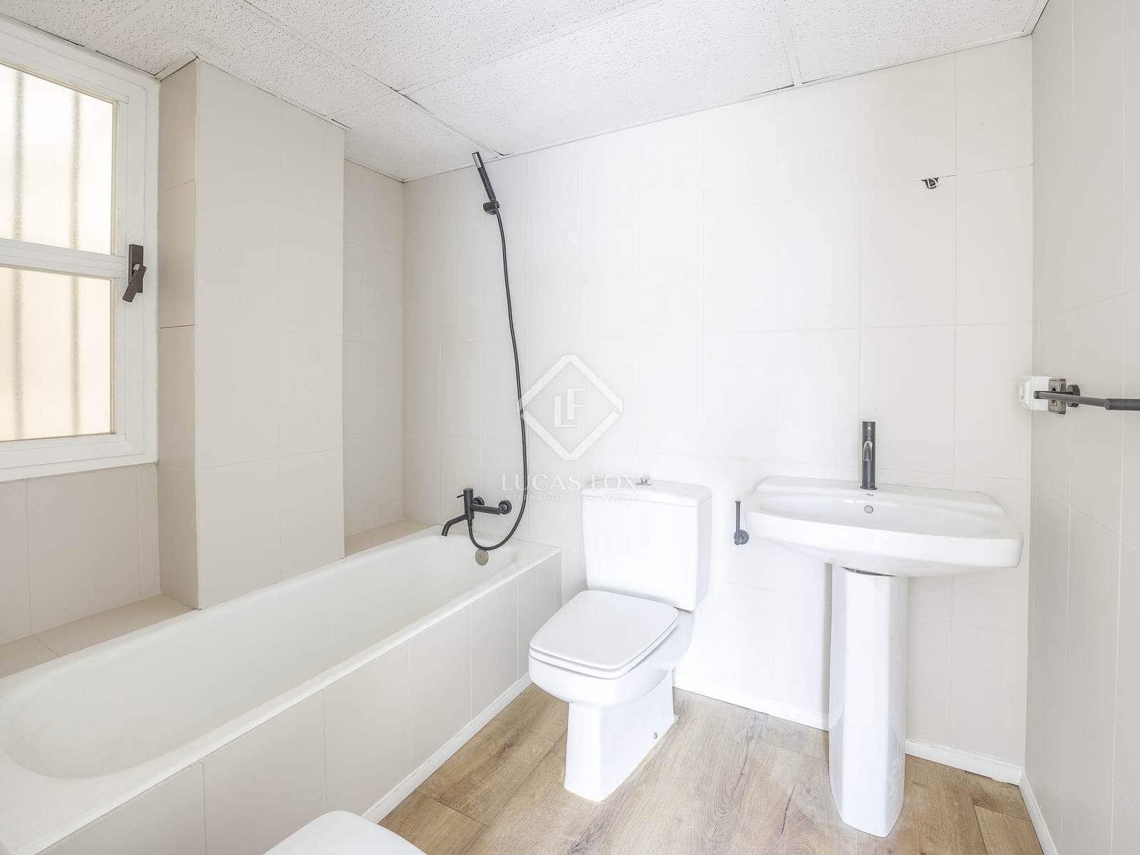 4 soverom Leilighet til leie i Valencia by med garasje - € 2 100 (Ref: 8898149)