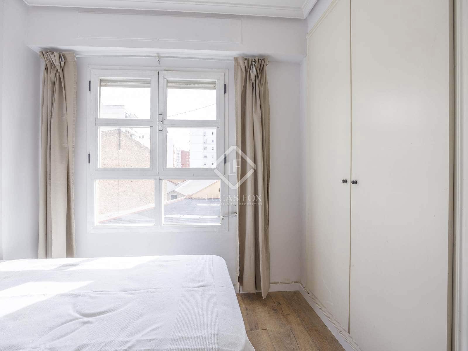 4 soverom Leilighet til leie i Valencia by med garasje - € 2 100 (Ref: 8898149)