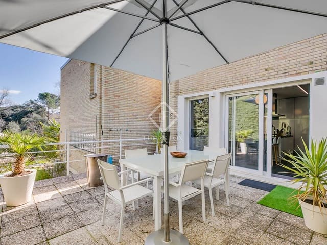 5 bedroom Villa for sale in Algete with pool garage - € 1,695,000 (Ref: 8901501)