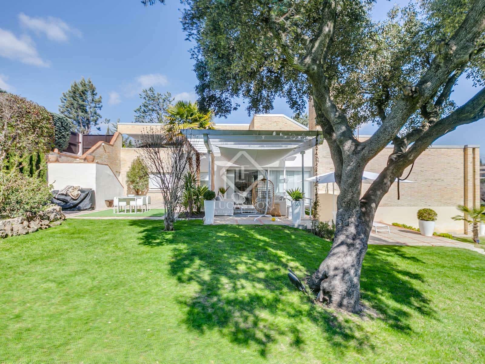 5 soveværelse Villa til salg i Algete med swimmingpool garage - € 1.695.000 (Ref: 8901501)