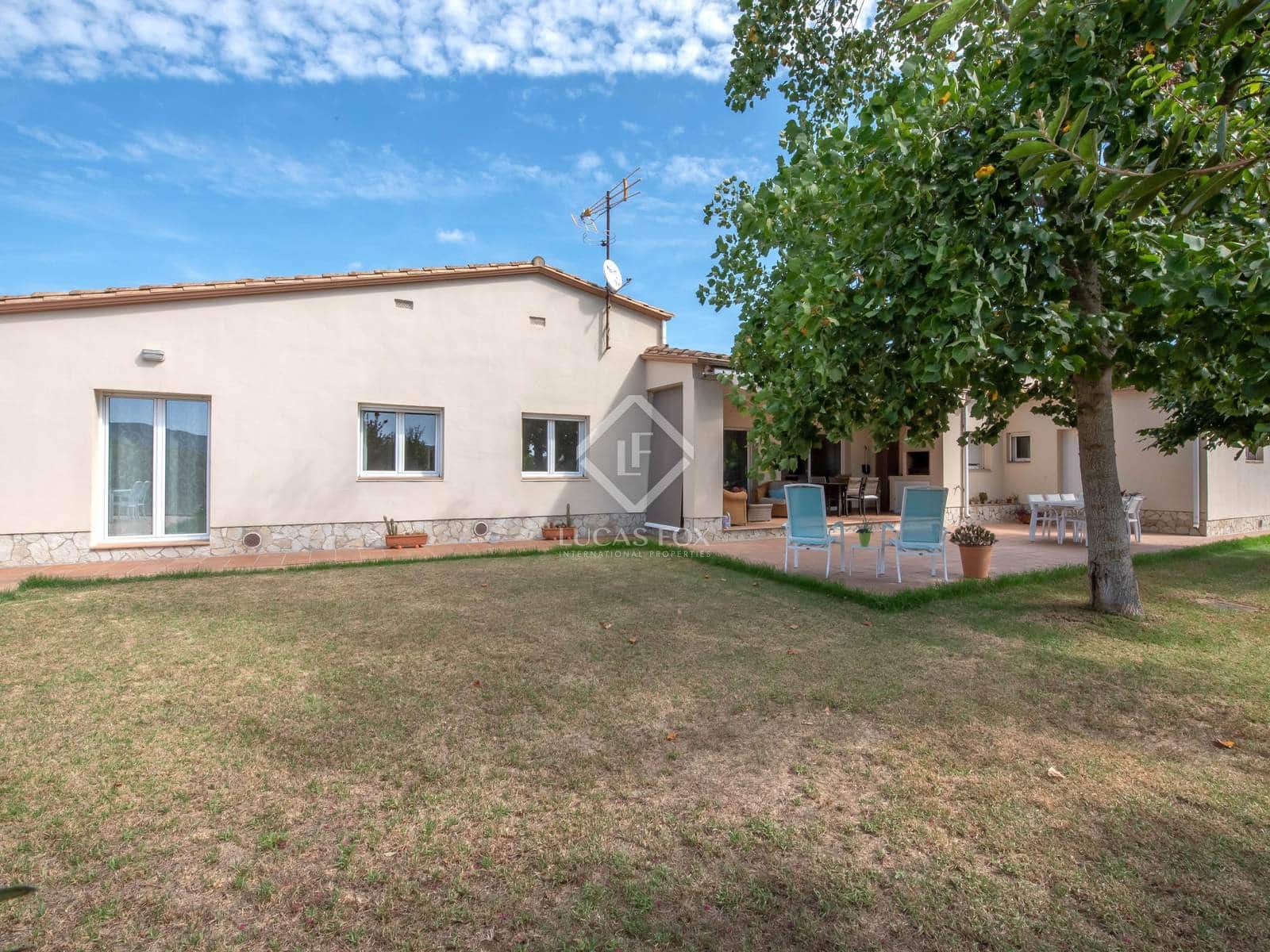 4 bedroom Villa for sale in Santa Cristina d'Aro with pool garage - € 710,000 (Ref: 8902742)